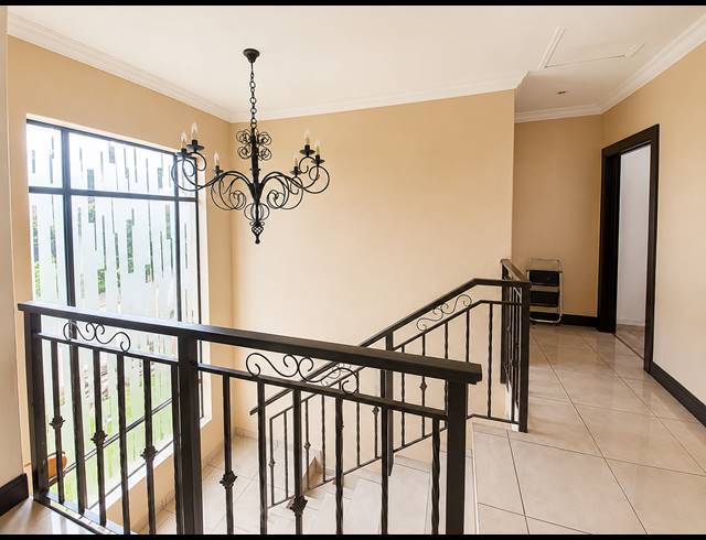3 BEDROOM HOUSE FOR SALE IN VANDERBIJLPARK SW 5